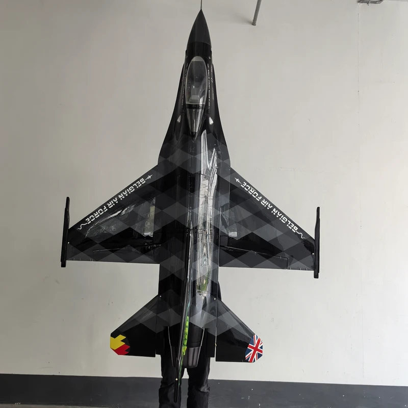 F-16 — 2.6 m, 1:6 scale photo 17